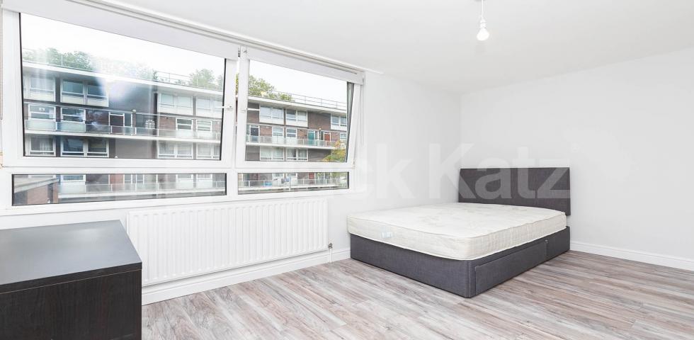 Newly refurbished 3 bed with luxury kitchen and 3 bathrooms Clarence Gardens, Camden / Euston
